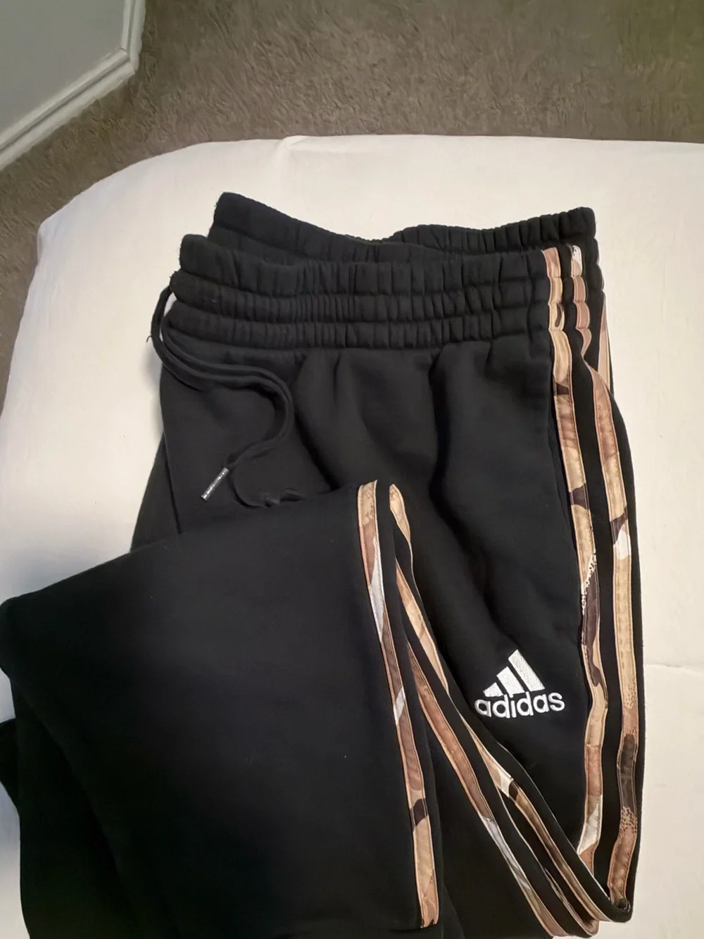 ADIDAS 3 STRIPES BLACK CAMO JOGGERS PANTS Size 3XL Drawstring Waist